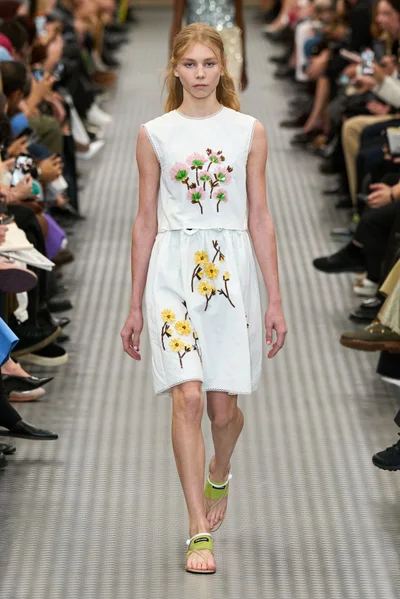 Look 49